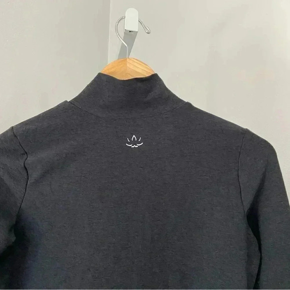 NEW Beyond Yoga Spacedye Captivating Turtleneck Pullover Dark Night size Small - Picture 6 of 7